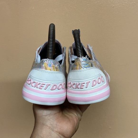 Rocket Dog Jazzin Floral Print Sneakers - Picture 5 of 16